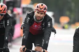 Ganna wil met opvallende INEOS-helm en geheim Nederlands wapen strijd aangaan met 'titanen'