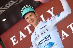 'Slowly, slowly'; Tiberi zag witte trui-opponent Arensman 'hard gaan', maar pakt toch stiekem 5 secondjes