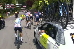 🎥 Giro-koninginnenrit gaat van start met relletje: Calmejane brult 'stupid Cofidis'