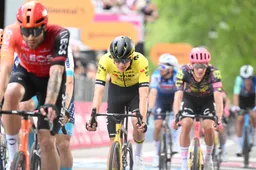 Uijtdebroeks en Visma | Lease a Bike blij dat de kop er af is in de Giro met 'rit die ons op papier niet lag'