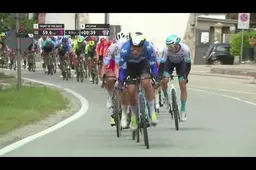 🎥 Samenvatting etappe 3 Giro d'Italia 2024: Merlier kraait victorie na spannende finale