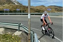 Vine mentaal supersterk in herstel en deelt opvallende trainingsroutine: 'Bovenop de berg word ik opgehaald'