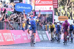 Gladiatoren in Rome: Merlier wint slotrit Giro op de klinkers, Milan na dolle achtervolging tweede