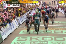 Veni, vidi, Bini: Girmay andermaal primus op lastige Touraankomst, Philipsen en De Lie komen tekort