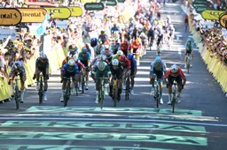 Derde keer scheepsrecht voor Batman Groenewegen! Nederlands kampioen troeft Philipsen af in Dijon