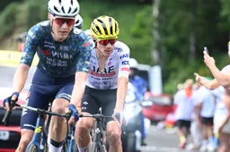 Pogacar hoeft zich geen zorgen te maken om inzinking Ayuso: 'Ik weet hoe het komt en hoe ik het oplos'