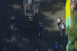 Had robbertje Van Aert en Philipsen voorkomen kunnen worden? 'Misschien had Van der Poel eerder opzij moeten gaan'