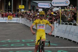 Pogacar fel na twijfels over beulswerk UAE (ingegeven door koersradio Visma | LAB): 'Ik zal nooit veranderen!'