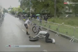 🎥 Olympische tijdrit wordt gekenmerkt door spekglad parcours, inclusief valpartijen