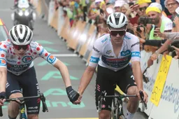 Dappere Evenepoel deelt klappen uit, maar incasseert harder: 'Hun motor is groter dan de mijne'