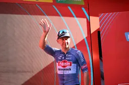 Groves rekent bij 'onverwachte' sprintkans af met topfavoriet Van Aert: 'Voelde als een dragrace'