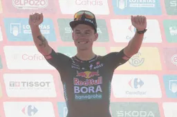 Roglic pakt cadeautje van Israel-Premier Tech dankbaar uit: 'We wilden helpen, maar zij deden héél veel'