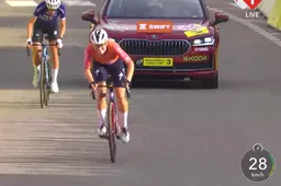 Wat een koers! Vollering komt vier (!) seconden tekort voor Tour-eindzege, die naar Niewiadoma gaat