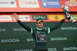 Vuelta-koning Van Aert wint zelfs bergritten, is hij favoriet op het WK? 'Het is geen parcours op mijn maat, maar...'