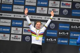 Topfavoriete Kopecky doet vooral voor de lol mee aan WK gravel: 'Als ik lek rijd, stop ik'