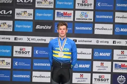 Mads Pedersen al verslagen, nu wereldkampioen bij de beloften: 'Ik wil de grootste koersen winnen', roept Söderqvist