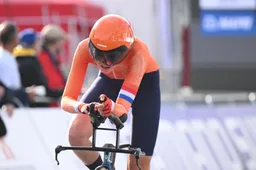 Fenomenale Megan Arens grijpt eerste Nederlandse wereldtitel in Rwanda: regenboogtrui in tijdrit een feit
