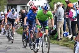 Roglic komt pas twee dagen voor wegrit aan in Rwanda en wil met Evenepoel 'om de tafel' voor volgend seizoen