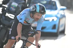 Groots tijdritsucces België voor 'groot deel erfenis van Campenaerts': 'Was de eerste die de wind weer wat aanwakkerde'