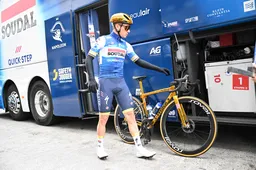 Evenepoel deelt pijnlijk detail van december-crash en reageert op 'extreem' gerucht rond hem en Oumi