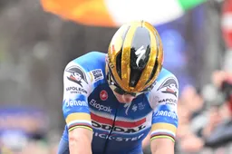 Lefevere werpt blik op herstelproces van Evenepoel en zijn programma voor 2025: 'Acht weken zonder fiets'