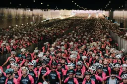 🎥 Zo populair was én is Rigoberto Urán: Colombiaan als een ster geëerd bij afscheidsronde