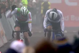 Sweeck 'overdonderd' dat hij Van der Poel weer even kon volgen: 'Denk dat ik daarna niet minder rap was'