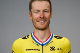 Bruyneel kraakt Tourselectie Visma | Lease a Bike af: 'Campenaerts komt niet in de buurt van Van Baarle'