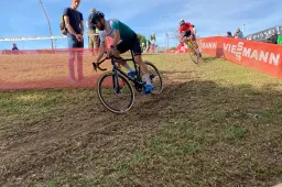 Nieuwenhuis probeerde Van der Poel en Van Aert een beetje te volgen, maar weet: 'Dit was het best mogelijke resultaat'