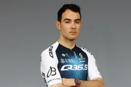 Waaierchaos en Q36.5-vreugde in slotrit AlUla Tour: Moschetti verrassende ritwinnaar, Pidcock pakt eindzege