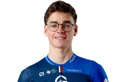 Gruel houdt Cosnefroy van winst in proloog Boucles de la Mayenne, Van den Berg vijfde