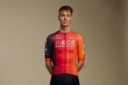 Arensman stijgt naar podiumplaats Parijs-Nice, maar was met gedachten bij Skjelmose: 'Zag er heel naar uit'