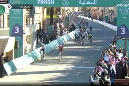 Merlier dacht dat hij verkeerd reed en had last van zijn maag: ''Aje moe kakkn, moe je kakkn'