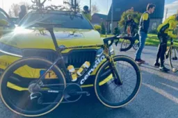 Van Aert - net als Head of Equipment - overtuigd van mechanisch snufje: 'Onder de indruk van hoe het werkt'