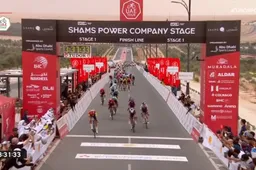 Milan maakt gebruik van ideale 'lead-out' van Pogacar houdt later gedeclasseerde Philipsen af in eerste rit UAE Tour