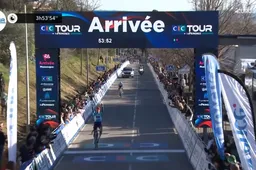 'Je schijt een paar dagen in je broek en dan is het voorbij'; Pedersen wint weer na periode van ziekte