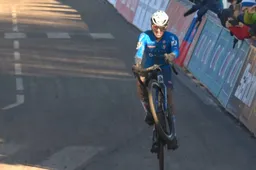 Nu al de vergelijking met Mathieu van der Poel: EF Education-EasyPost haalt Italiaans toptalent 'voor de lange termijn' binnen