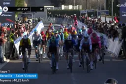 Lidl-Trek zwoegt de hele dag, maar het is Bennett die uit het niets komt en eerste rit in Provence wint