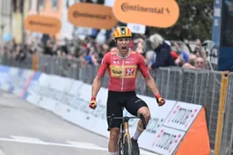 Tappa dei Muri baart een muis: Vroege vluchter Dversnes blijft favorieten voor, Van der Poel moet genoegen nemen met plek twee