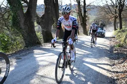 Enige die Pogacar tijdens verkenning Strade Bianche kon volgen, was eigen ploegmaat: 'Lekker all-in met Tadej'