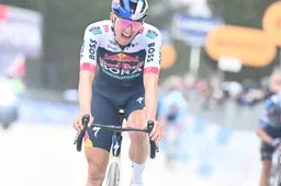 Red Bull-BORA-hansgrohe wijst Hindley aan als Vuelta-kopman en moet selectie noodgedwongen wijzigen