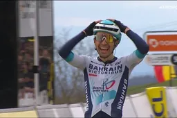 Dit keer kan Martinez wel afrekenen met Vingegaard: 'Zag dat zijn schouders begonnen te rollen'