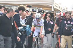 Strava-vondst: reed Pogacar nu echt nóg harder de Cipressa omhoog, dan met Van der Poel?