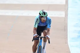 De Bondt volgde motorafleiding en moet top 10 vaarwel zeggen, Kristoff reed tegen richting in na val op hoofd