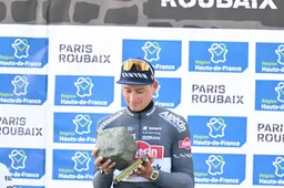 Media maken knieval voor Van der Poel en Pogacar: 'De beste klassieker-renner ter wereld tegen de beste renner ter wereld, punt uit'