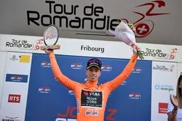 Brennan tempert hype bij Visma | Lease a Bike: 'Ik ben Matthew Brennan, niet Wout van Aert – maar word ik zó goed...'