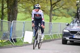 De Belgische hoop is - naast Evenepoel - niet op Van Gils gevestigd na crash in Amstel: 'Alles geprobeerd, maar...'