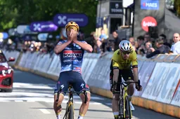 Gedroomde tweestrijd krijgt zinderend slot: Evenepoel verslaat Van Aert bij rentree in Brabantse Pijl