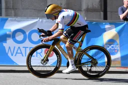 Hoezo vormdip? IJzersterke Evenepoel wint met toptijd slottijdrit in Romandië, waar Almeida de eindzege pakt