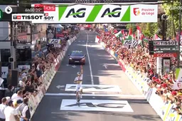 Gedroomd gevecht tussen Evenepoel en Pogacar blijft uit: wereldkampioen wint Luik-Bastenaken-Luik na oppermachtige solo